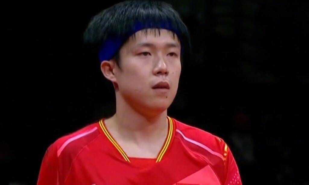 强行挺进美艳局长的后臀
